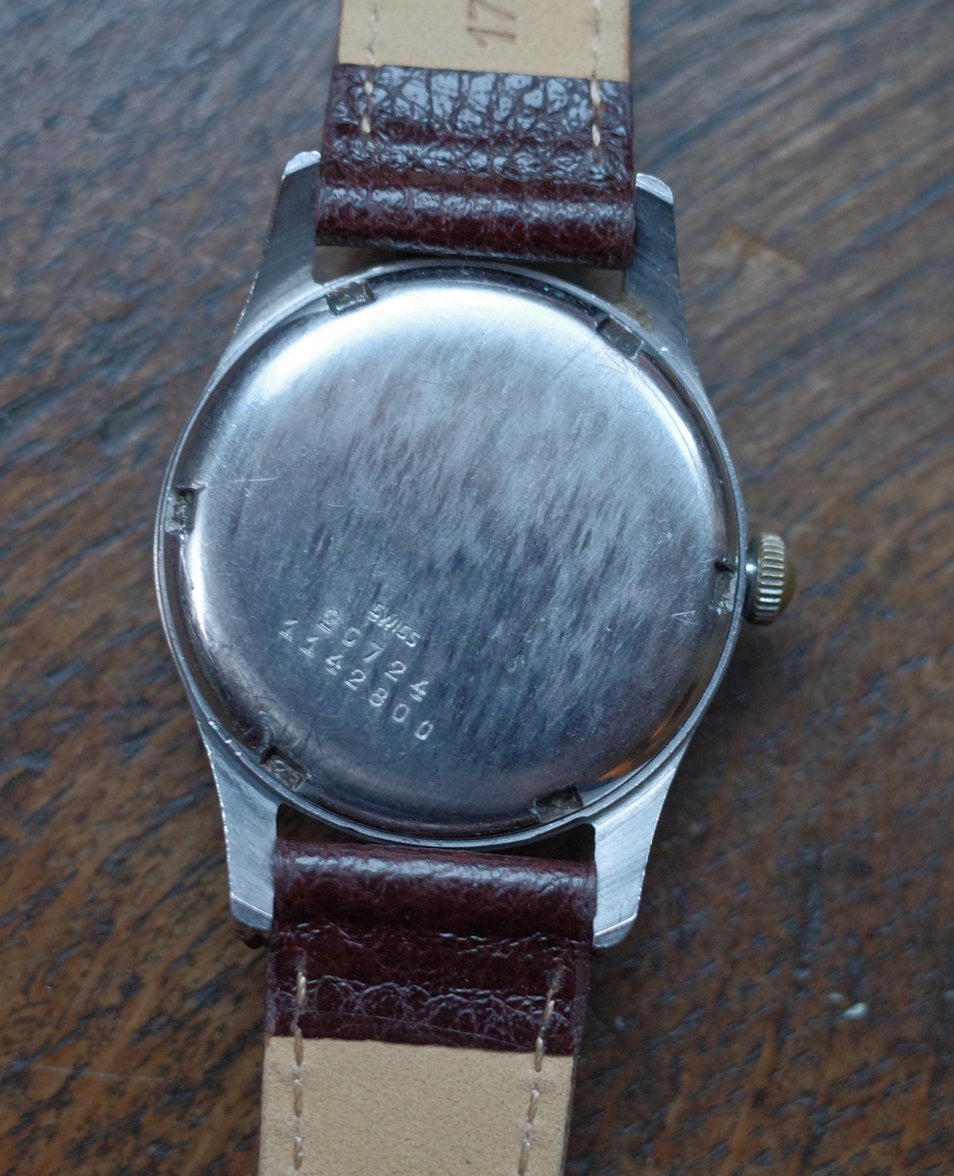 1945 UNIVERSAL GENEVE OUTDOORSMAN CASE BACK.JPG