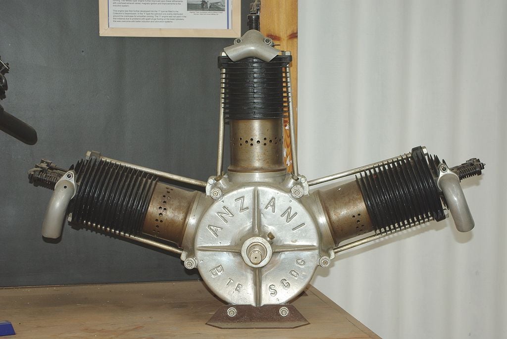 1024px-Anzani_Military_Model_Fan_type.JPG