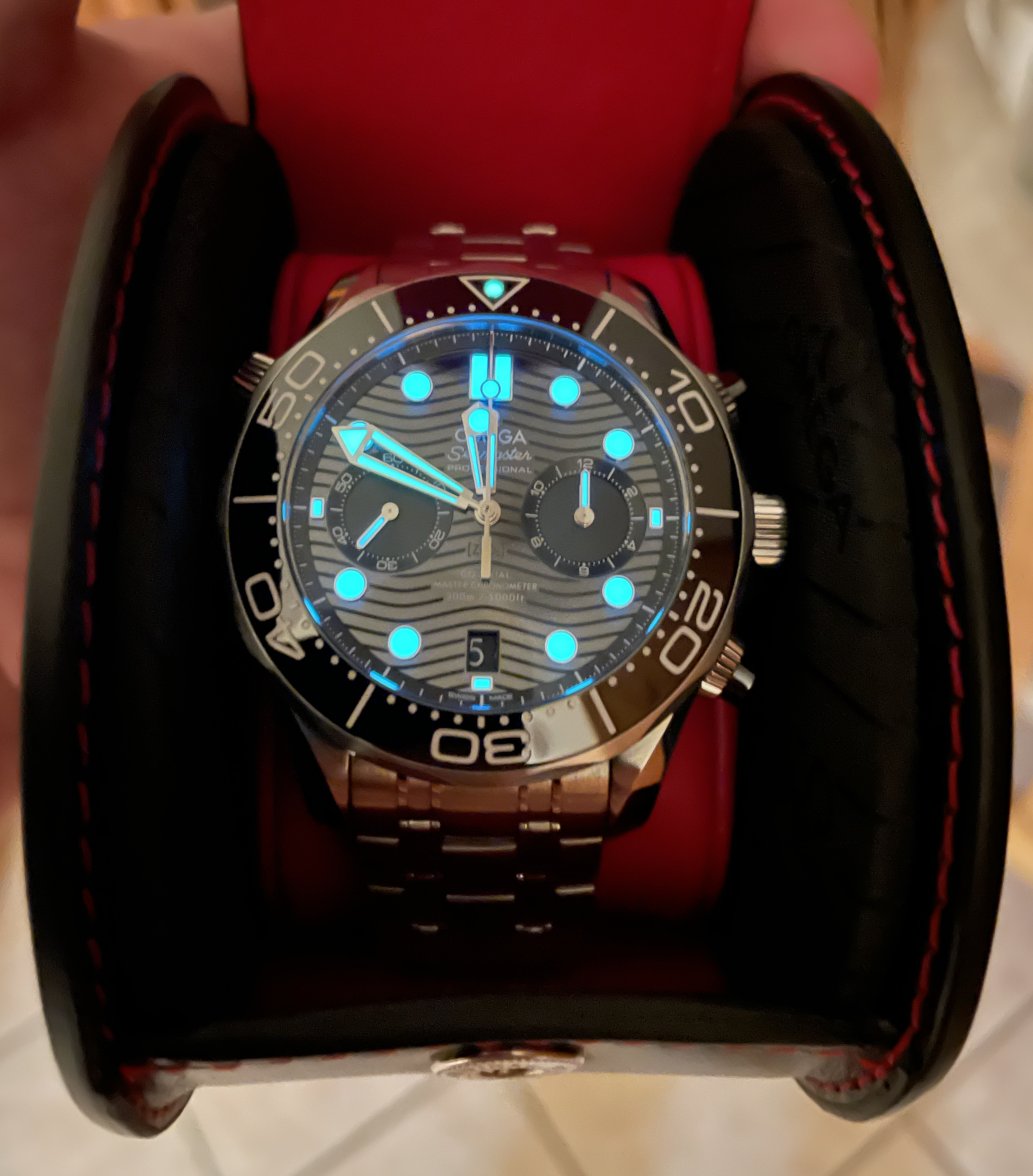 omega_seamaster_300m_chrono_lume.jpg