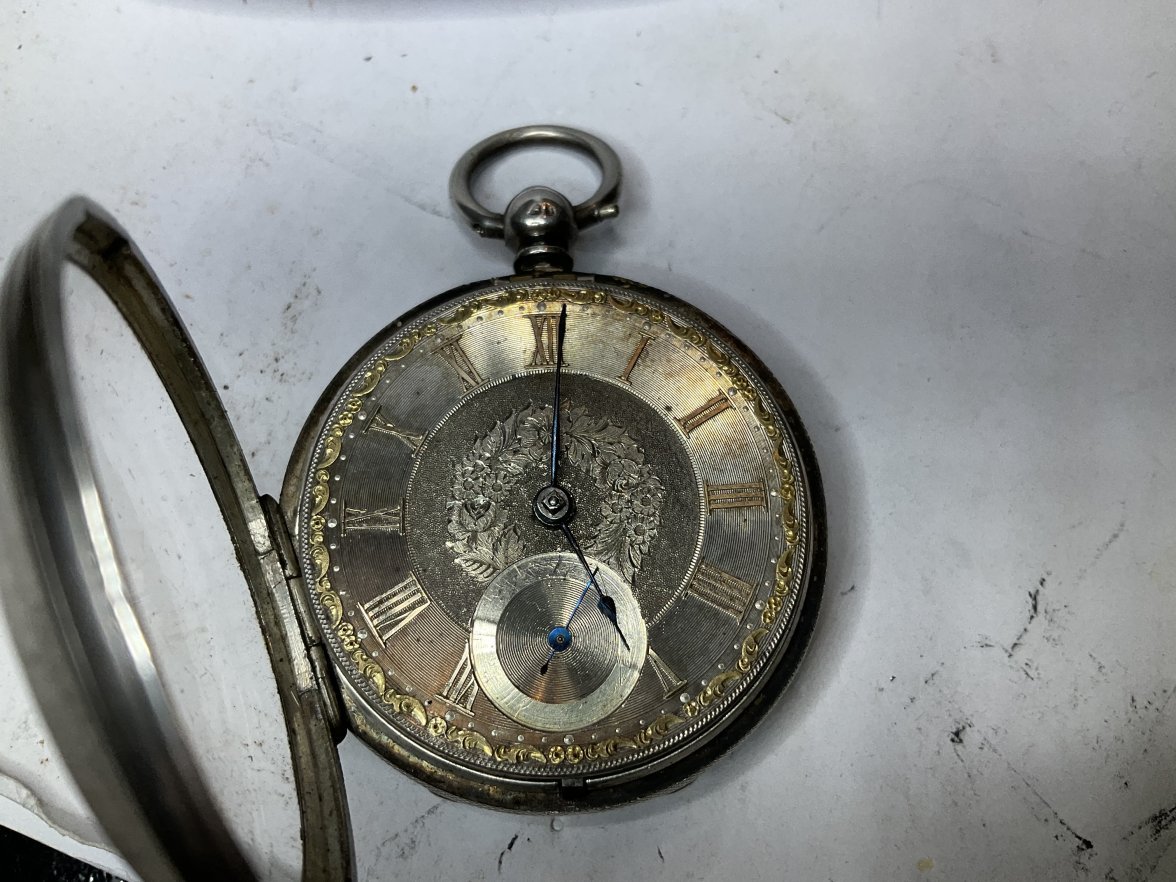 Antique pocket outlet watch makers