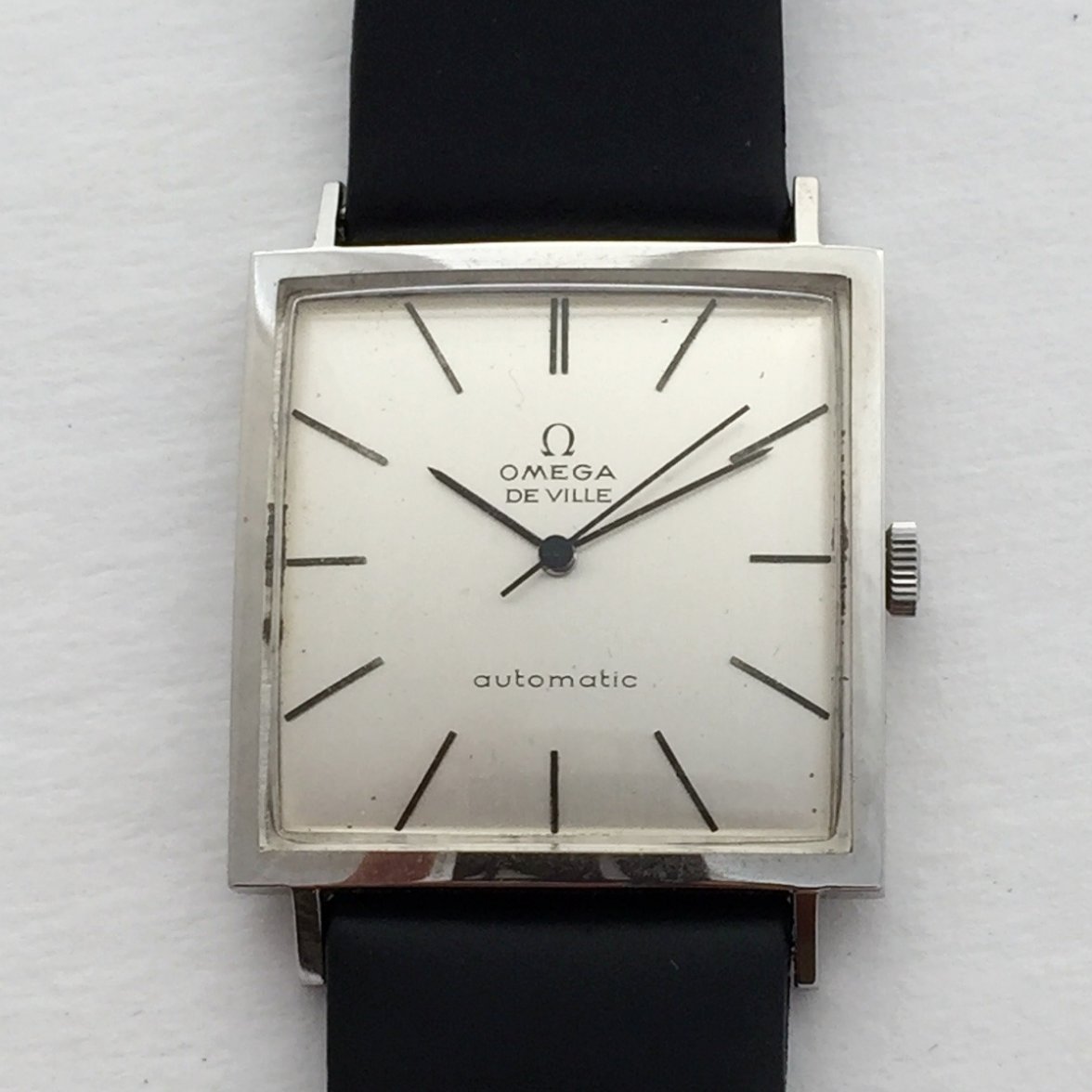 SOLD - Ultra-Thin / ‘Superflat’ Omega De Ville, Square case, cal 711 ...