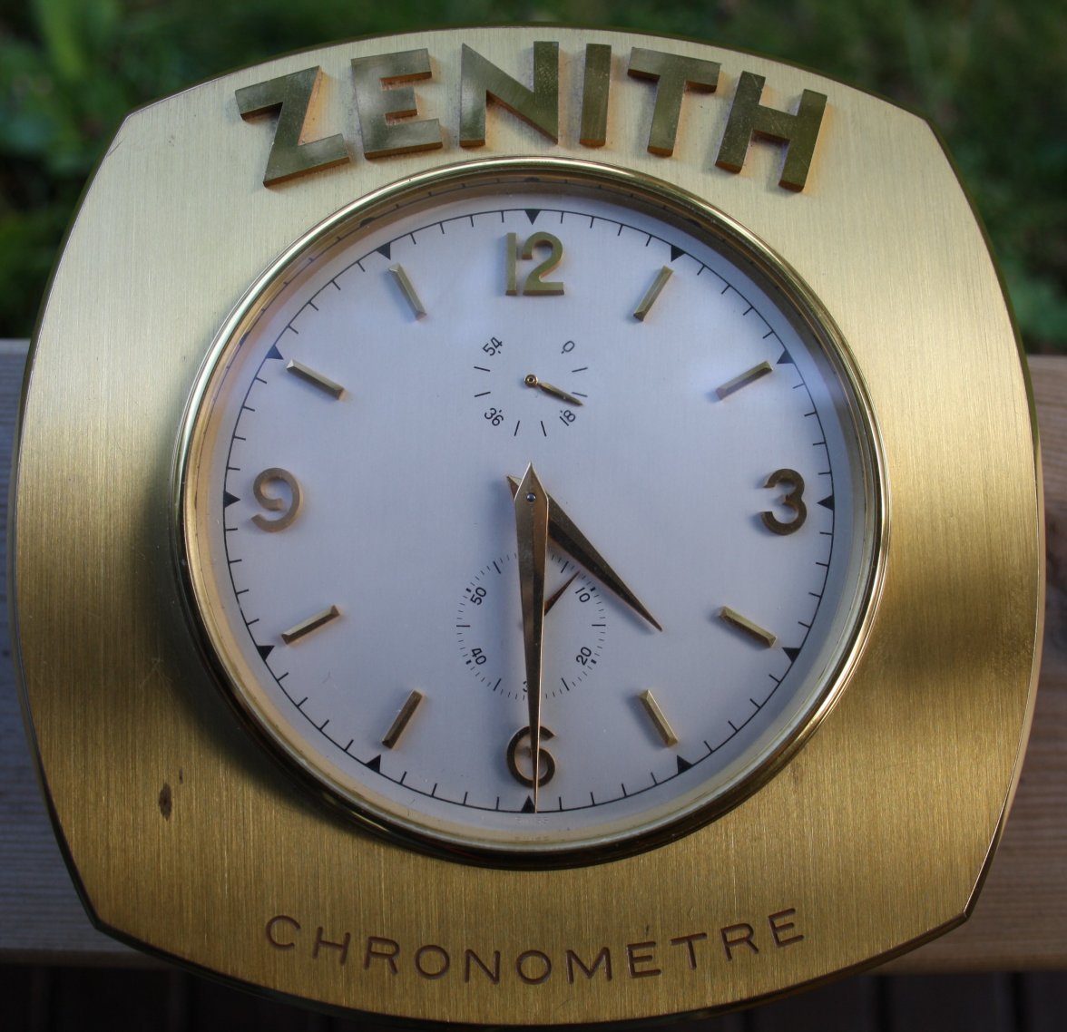 zenith displayur 002.JPG