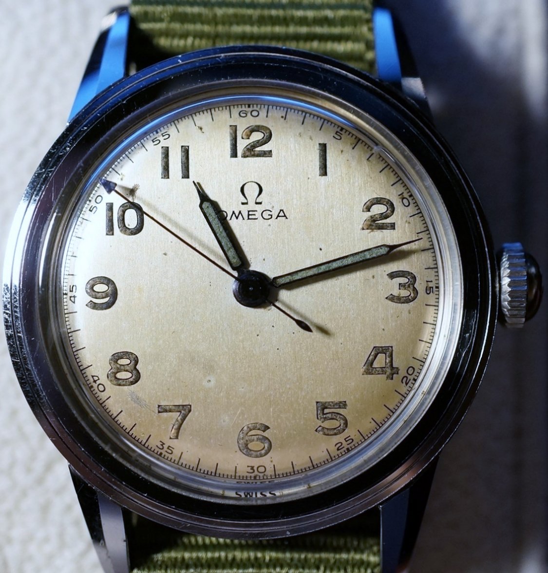 with center sweep hand, not often seen most are subsec at 6 (Copy).JPG