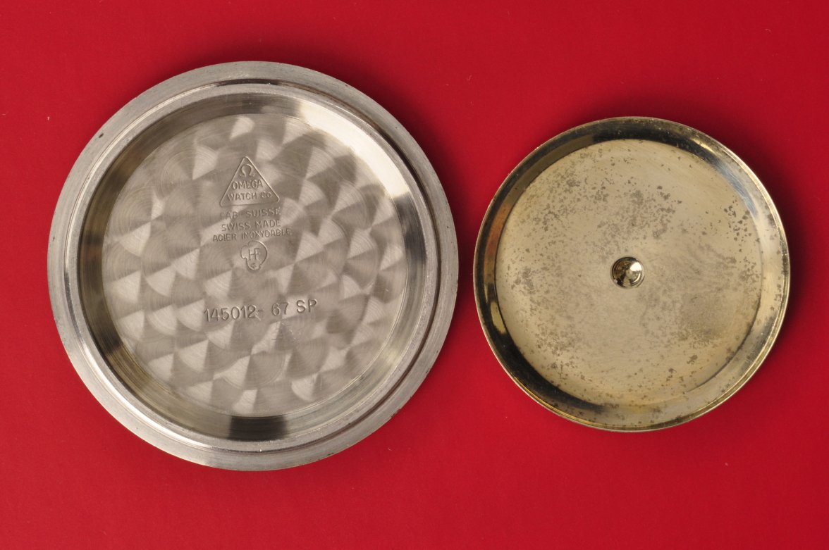 caseback_inside+cover_small_(2804).jpg caseback_inside+cover_small_(2804).jpg