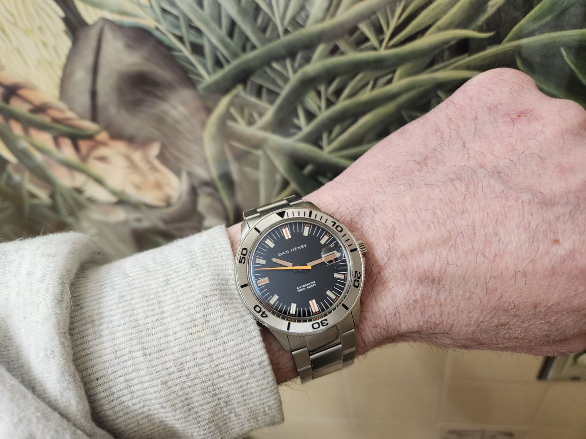 SOLD - 39mm Dan Henry 1975 Skin Diver with Steel Bracelet | Omega 