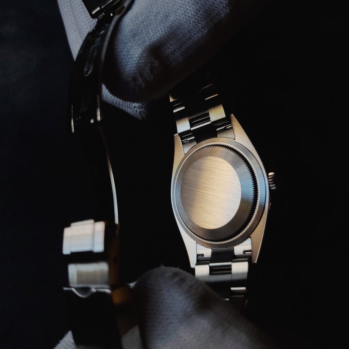 Edit86382Caseback.jpg Edit86382Caseback.jpg