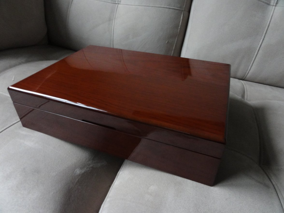 Diplomat watch box.JPG