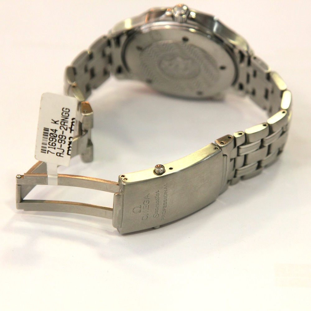 Omega Seamaster blue 9.jpg