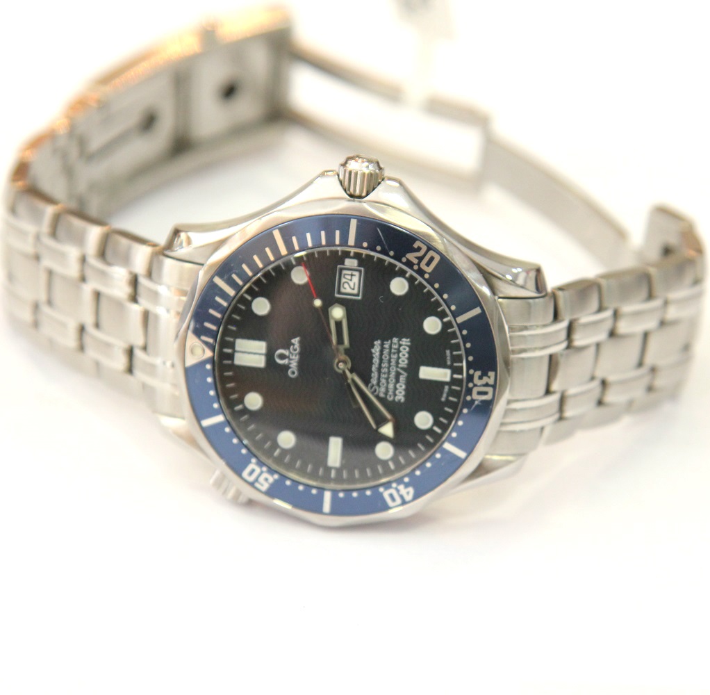 Omega Seamaster blue 11.jpg