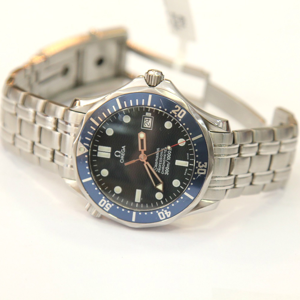 Omega Seamaster blue 12.jpg