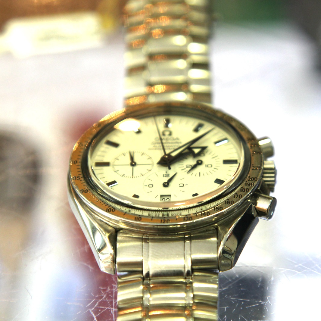 omega speedmaster white 5.jpg