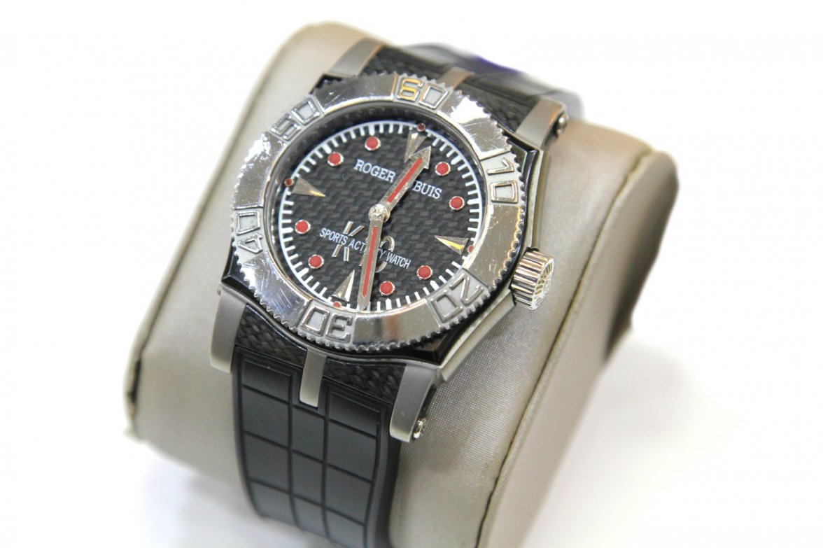 Roger Dubuis Easy Diver 3.jpg