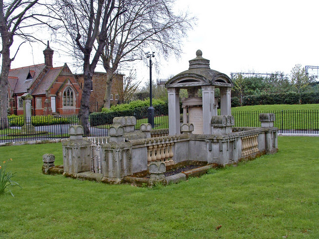 Tomb_of_Sir_John_Soane,_St_Pancras_Old_Church_-_geograph.org.uk_-_315356.jpg