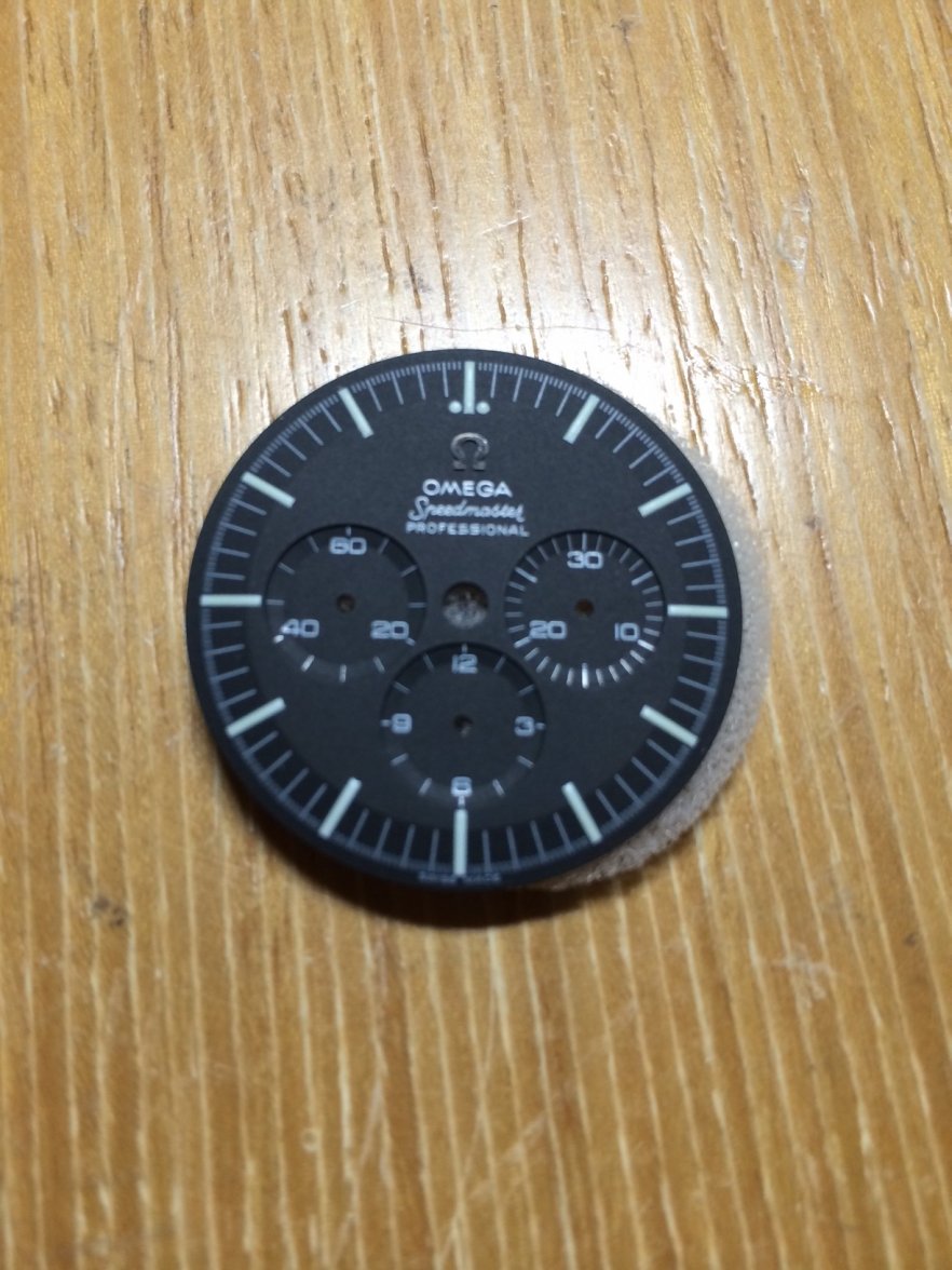 Omega OEM 145.022 Raised Logo Speedmaster Dial.JPG