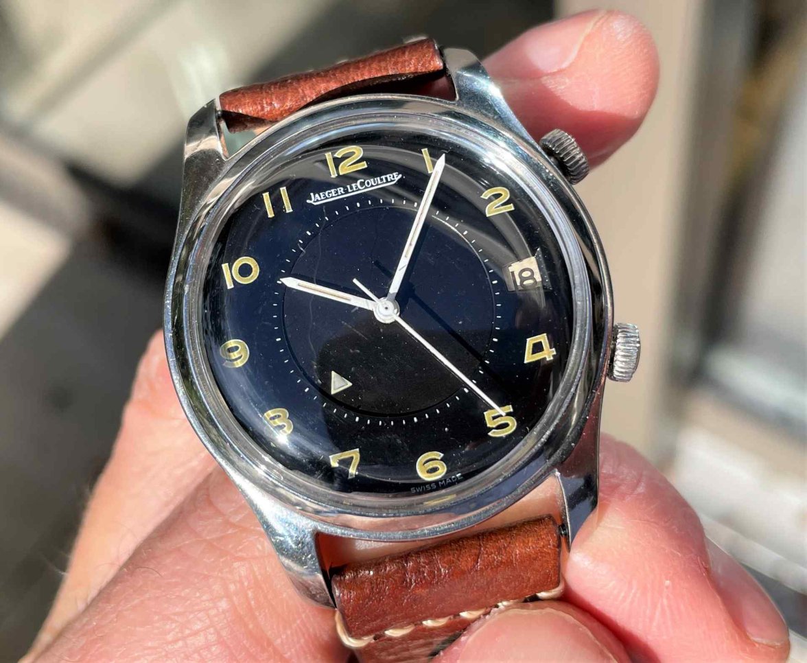 Jaeger_LeCoultre_Vintage_Memovox_Cal_911_black_dial_chronoscope_collector_watches.jpg