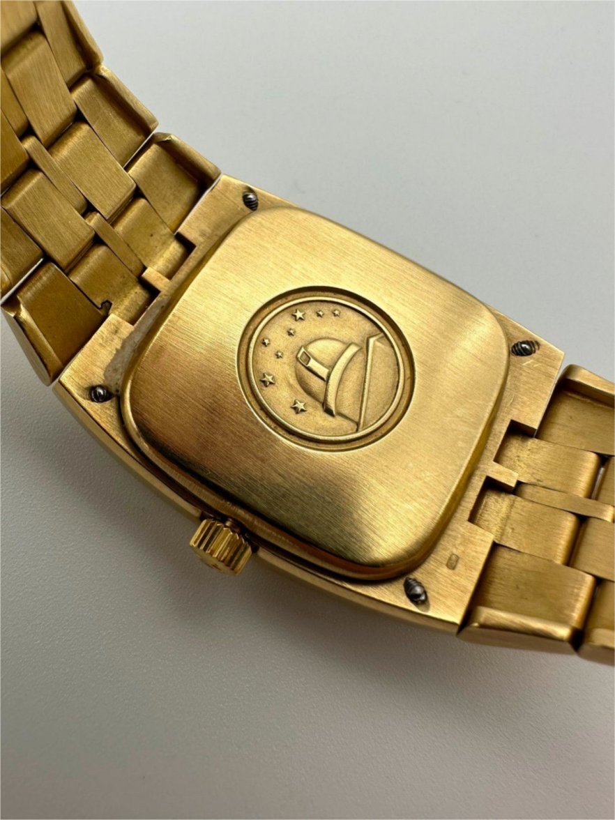 Omega Gold8.jpg