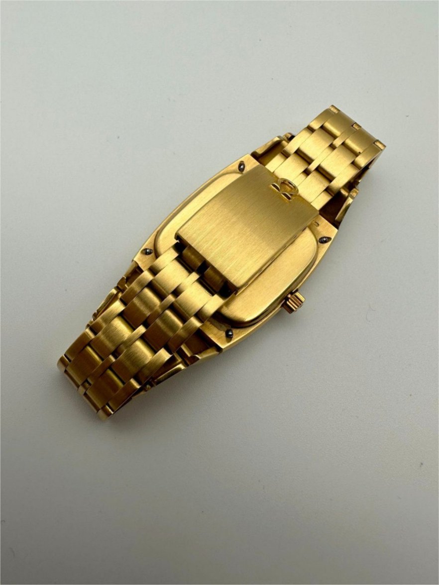 Omega Gold7.jpg
