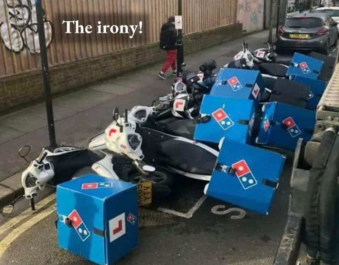 Dominos.jpg
