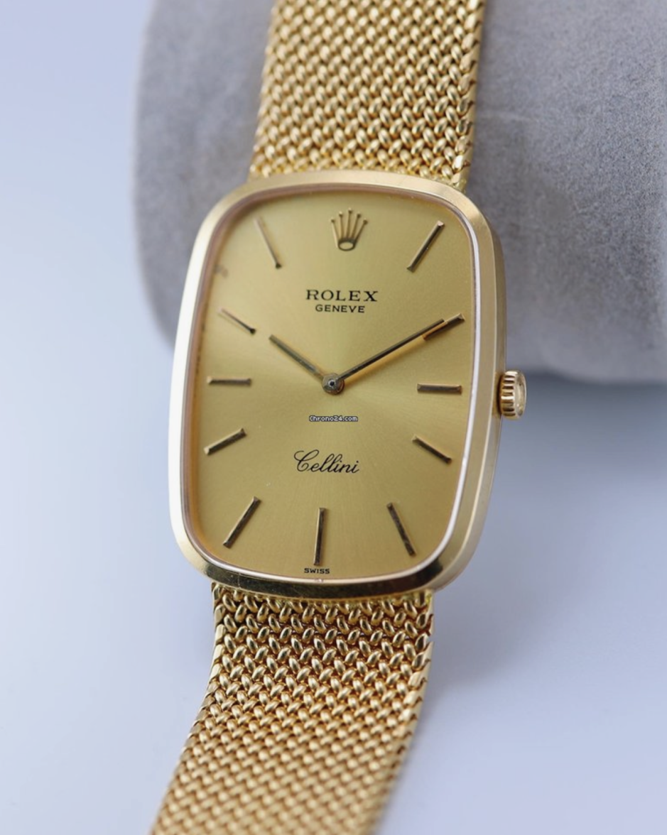 Vintage Patek Philippe Calatrava 2586 Gold Bracelet sold on watchPool24