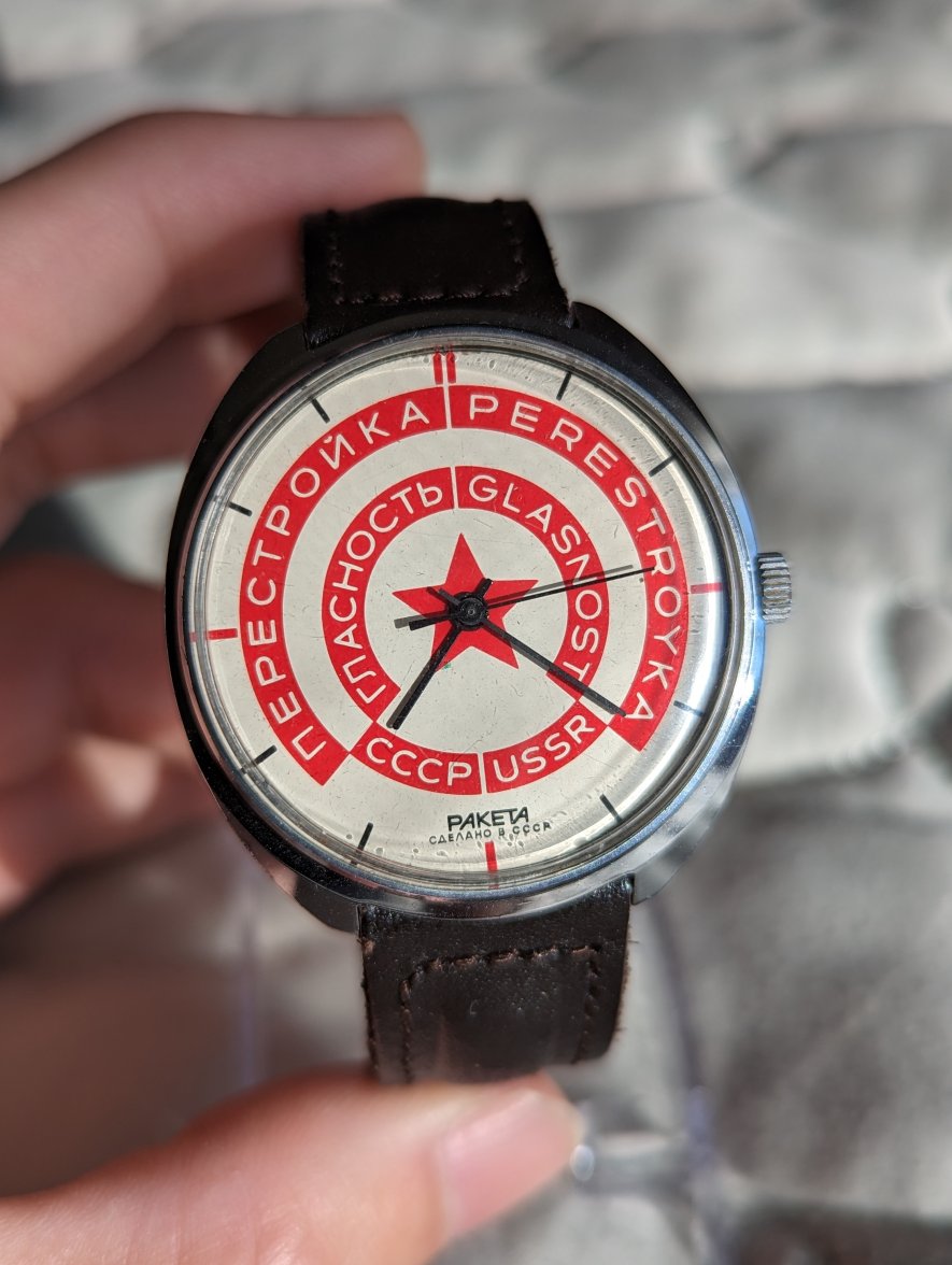 Pocket Watch Necklace Mechanical Soviet Russia Emblem Communist Party Badge  Pocket Watch USSR Soviet Badges Sickle Hammer Design Clock,Bronze: Buy  Online at Best Price in UAE - Amazon.ae