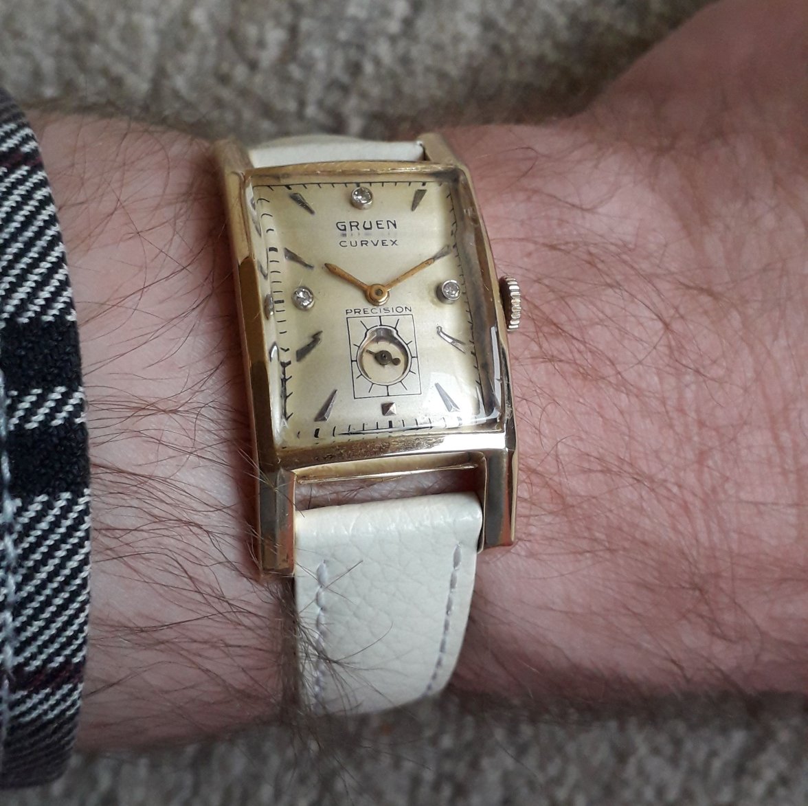 Gruen Curvex Executive wristshot 08.jpg