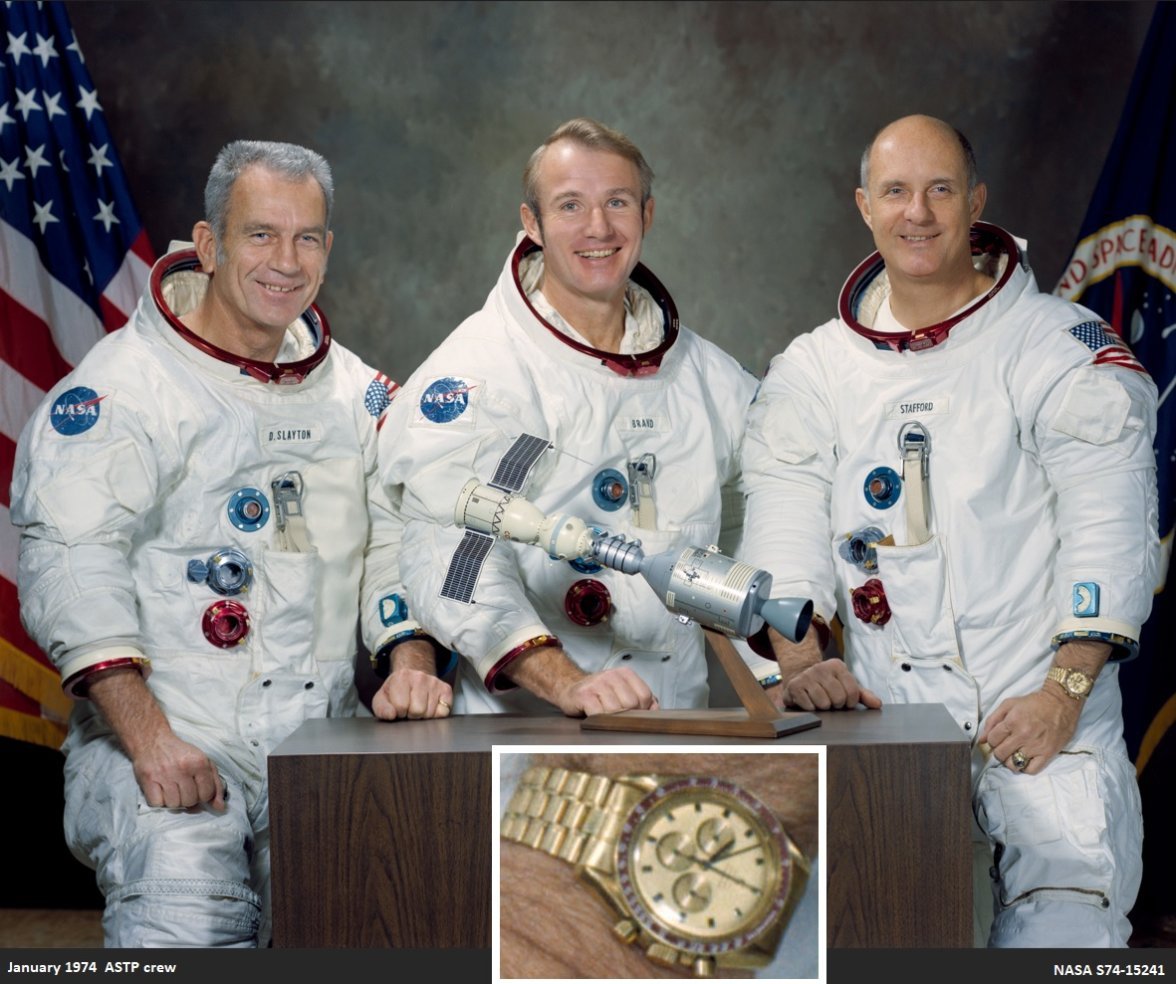 1974_OMEGA-NASA_Moonwatch.jpg