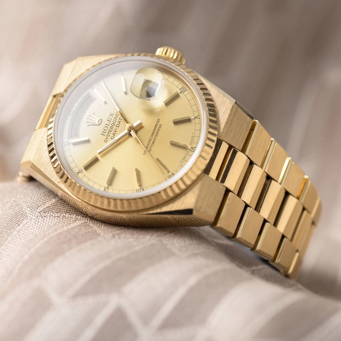 W-1835RolexOysterquartxDay-DateRef19018_011_1x1_c3baf272-df30-412a-9372-0c79c52dd400.jpeg