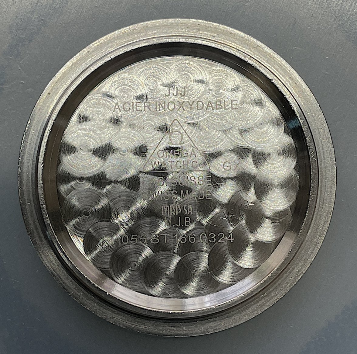 Caseback.JPG Caseback.JPG