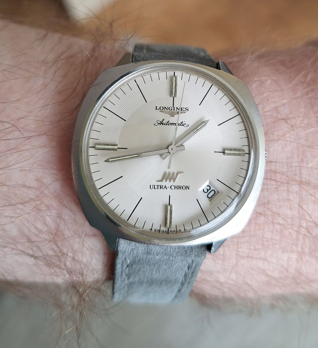 Longines Ultra-Chron 8455 wristshot 04.jpg