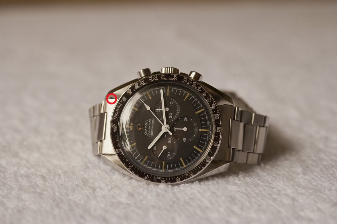 Beschadiging t.g.v. geboord gat in rechterpoot-1.jpg