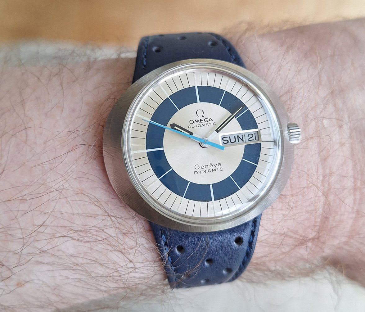 Omega Geneve Dynamic wristshot 01.jpg