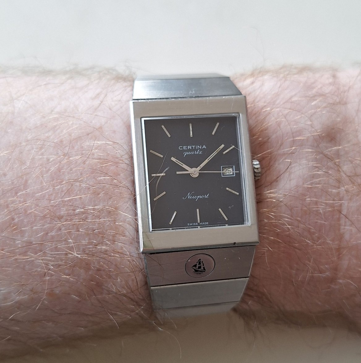 Certina Newport wristshot 04.jpg