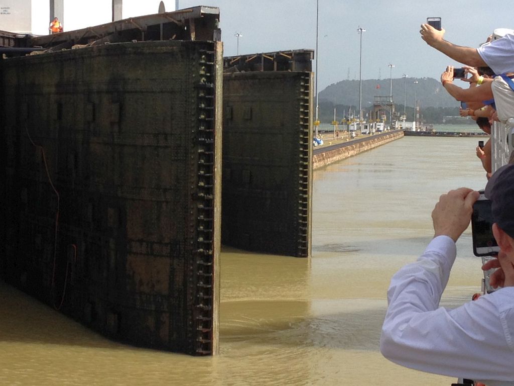 gates open IMG_2115.jpg