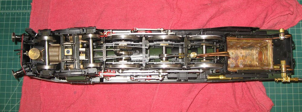 232-U1-023-RR-Loco-Underside-Flash.jpg