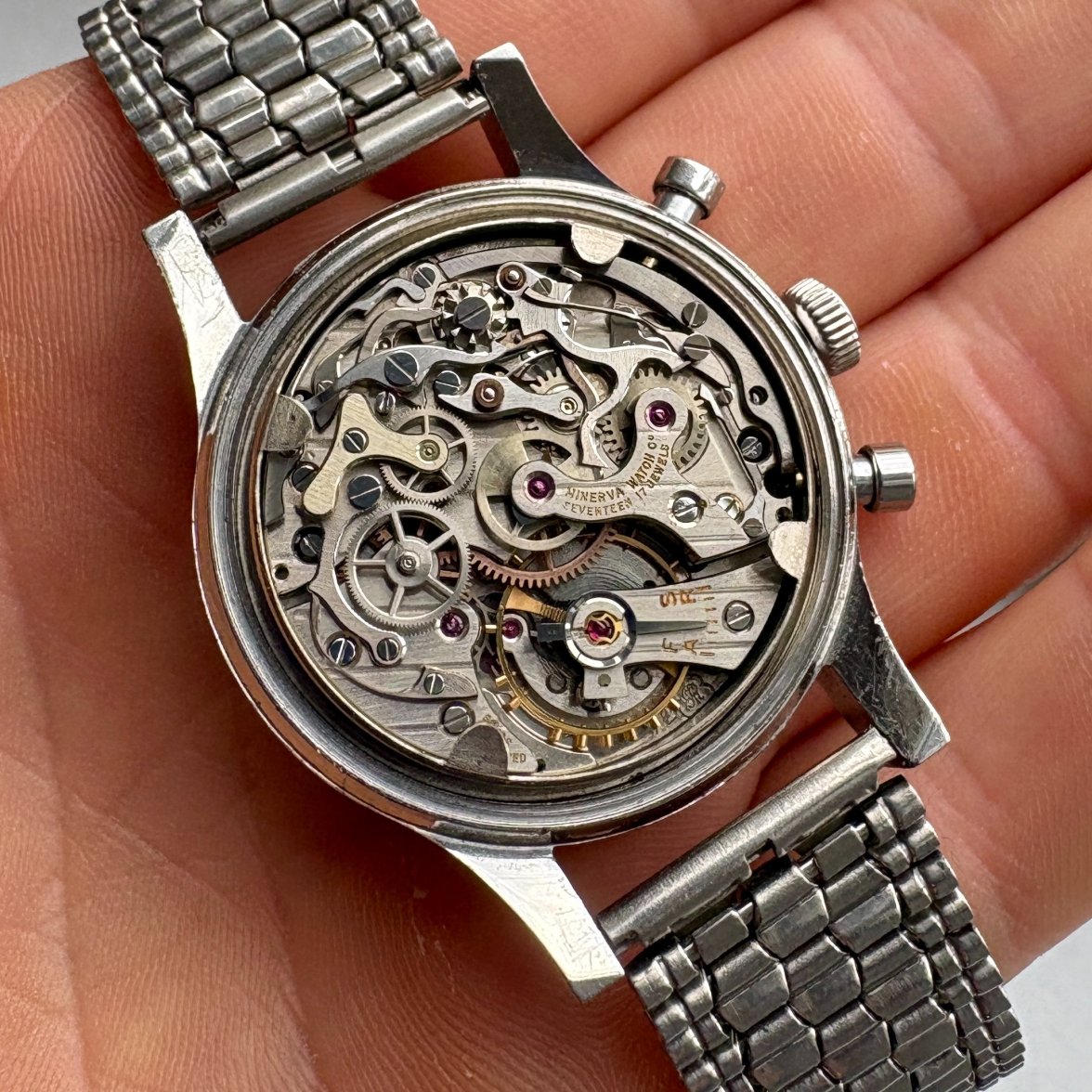 SOLD - Minerva VD712 