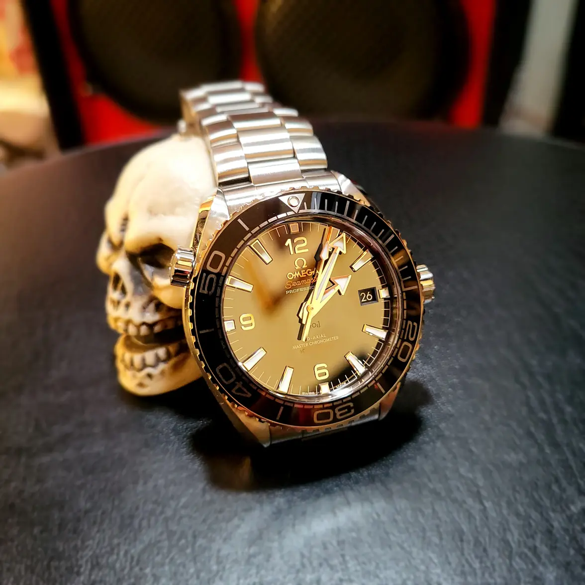 skull watch.webp