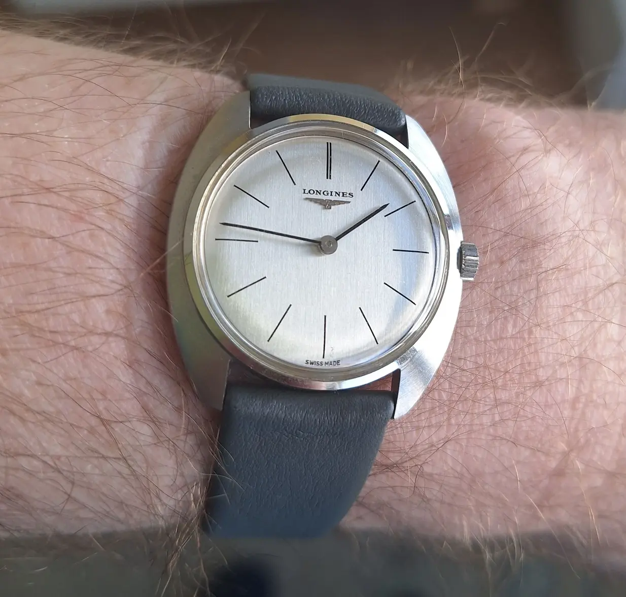 Longines 7823 wristshot 06.webp