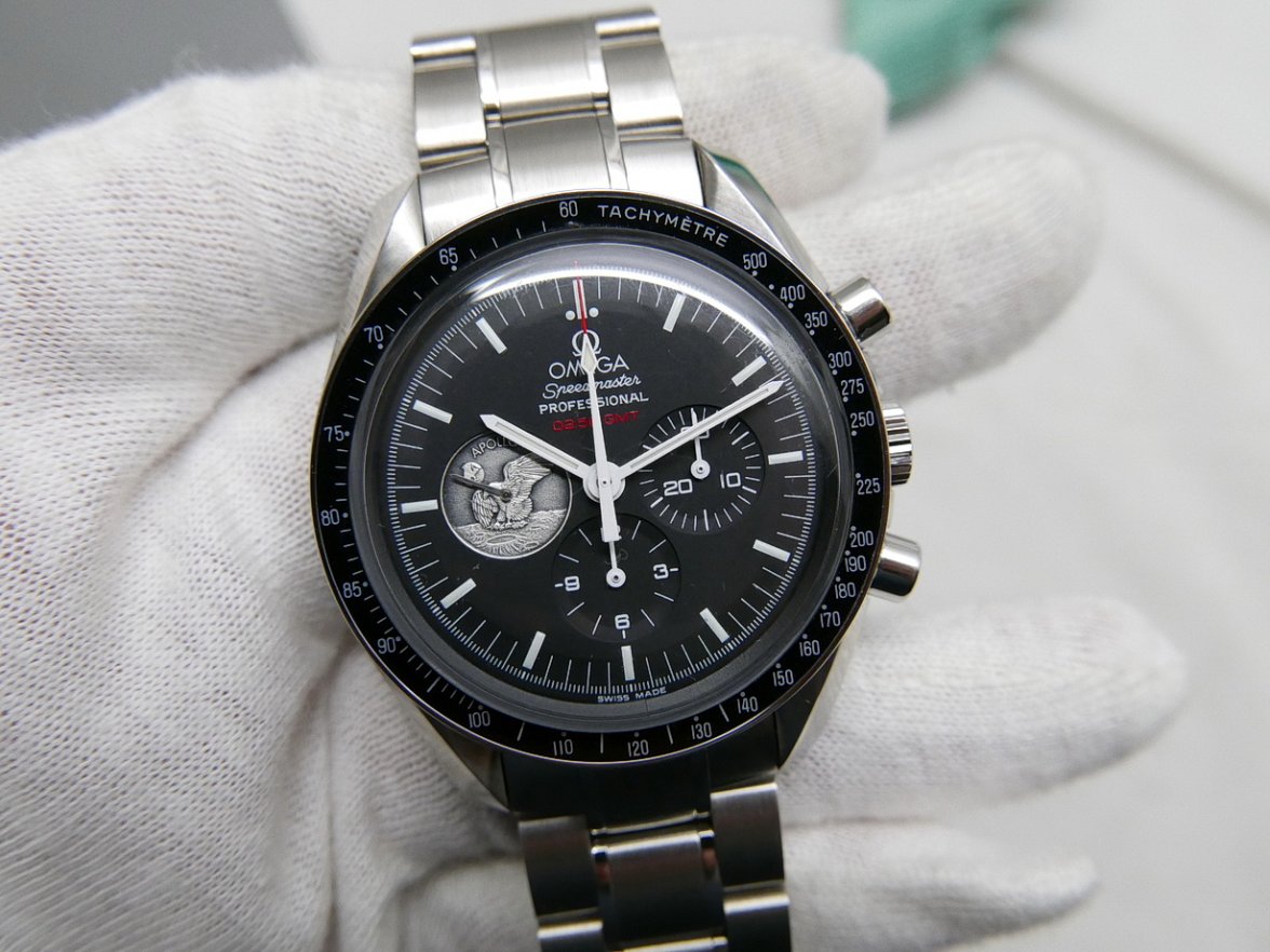 omega speedmaster apollo 11 25th anniversary white gold