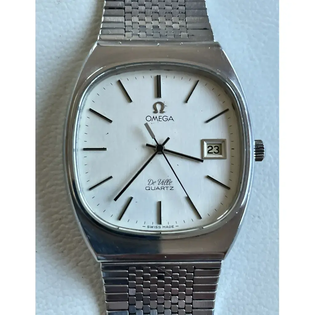 metallic-steel-omega-watch-39130181-4_2.webp