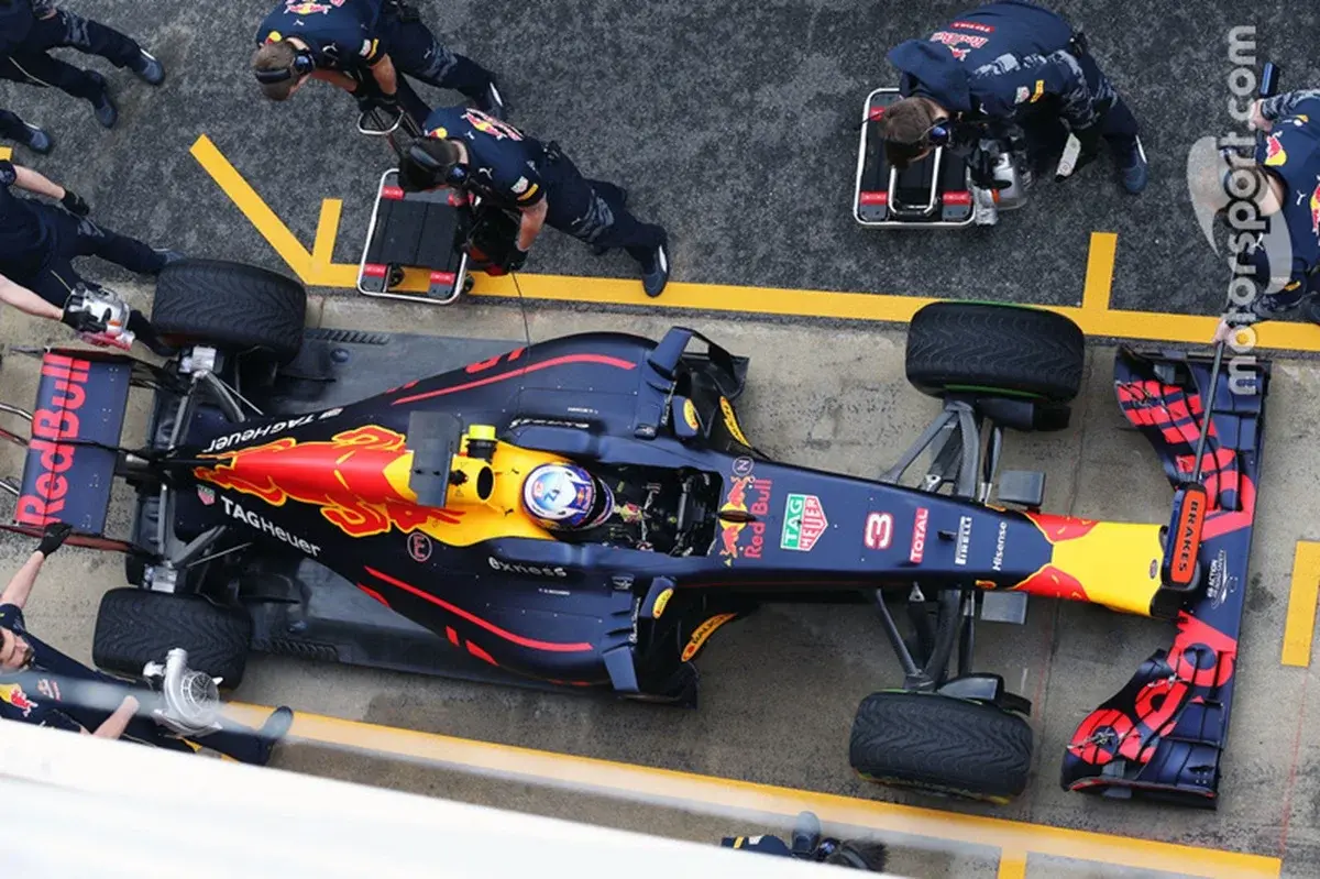 2016 RedBull RB12.webp