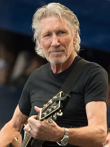 Roger_Waters_Newport_Folk_Festival_2015 (1).webp