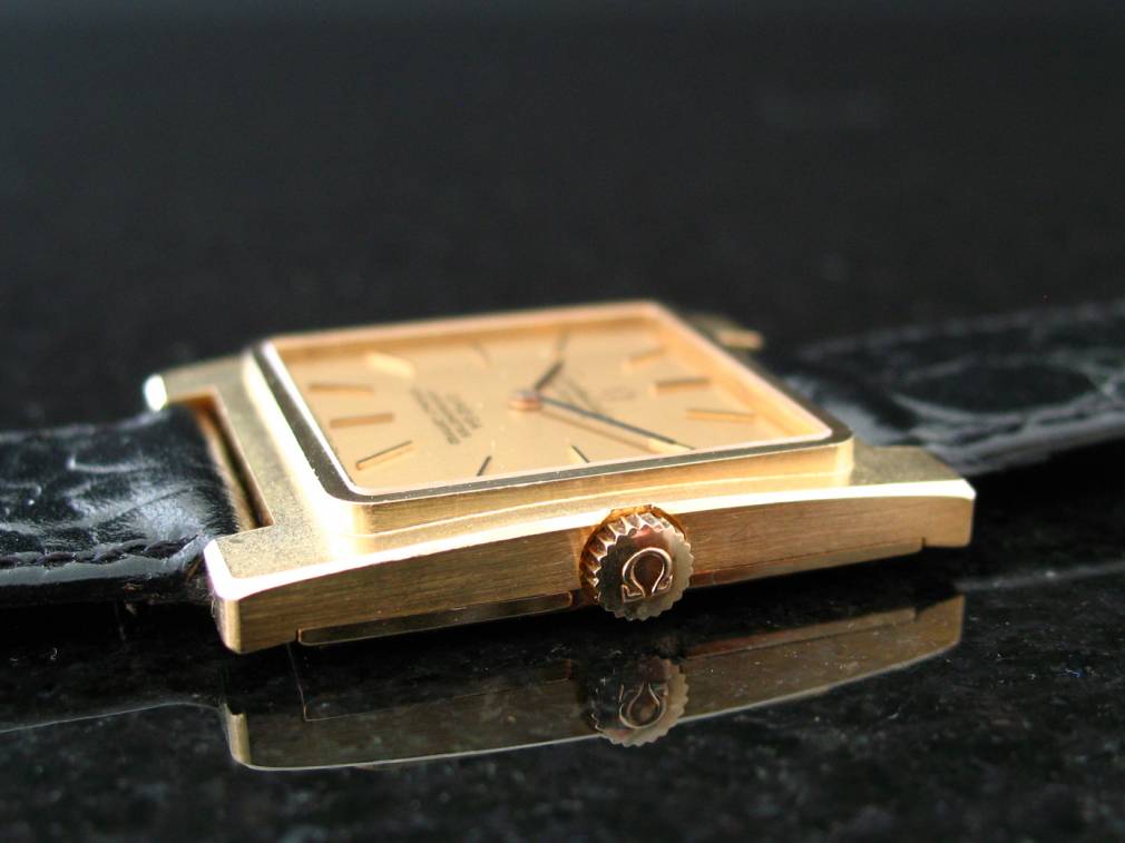 SOLD - 18k Solid Gold 1968 Omega Constellation Caliber 712 Super Flat ...