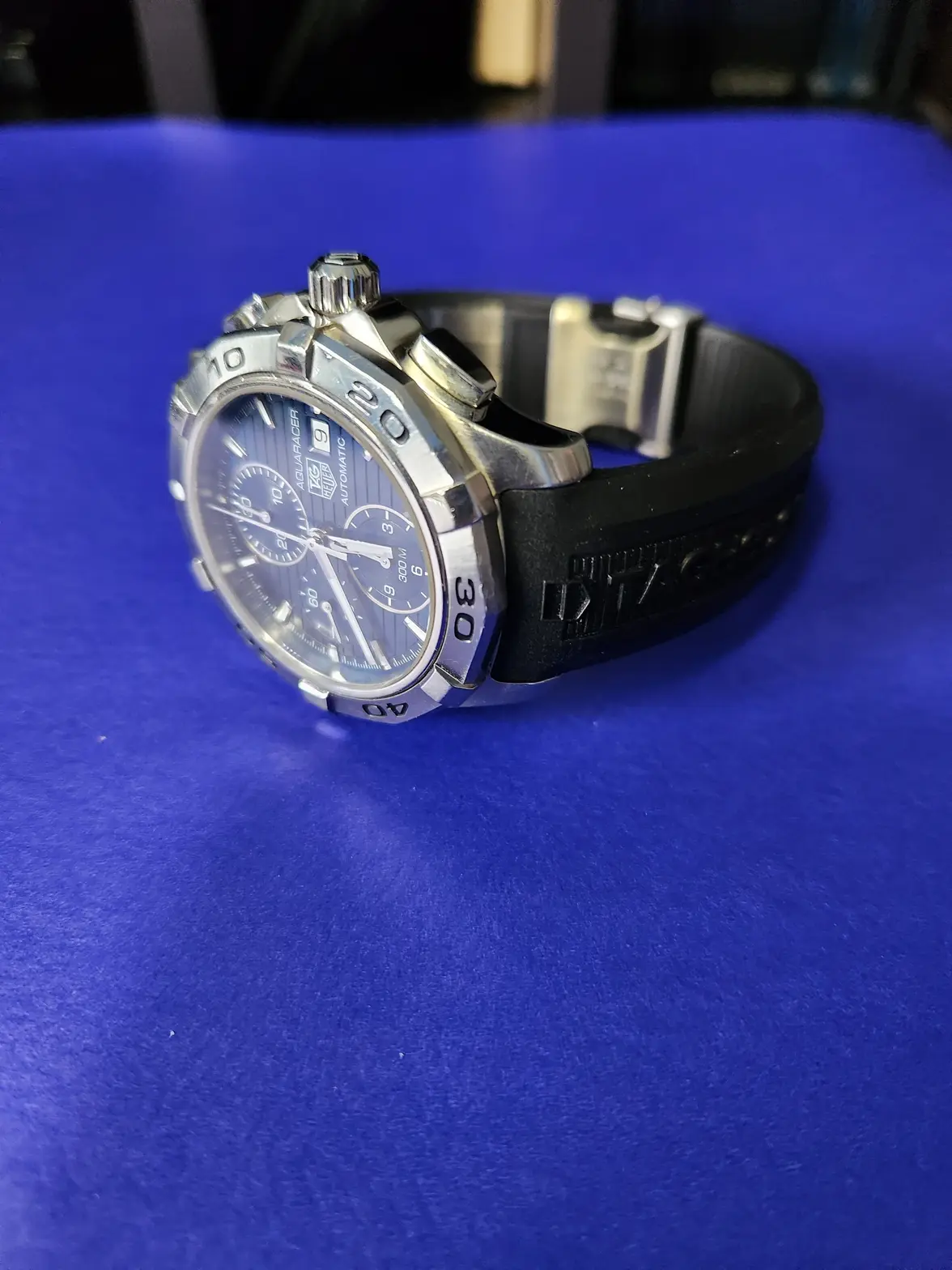 TAG with rubber strap_2.webp