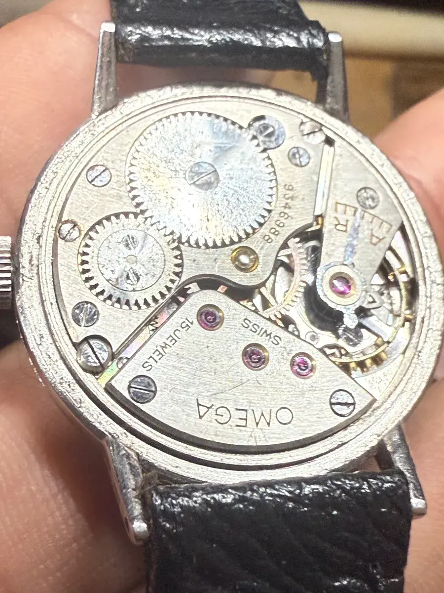 OMEGA MILITAR 2.webp