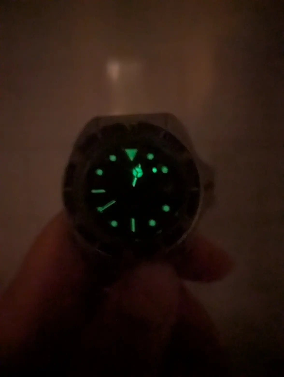 2-hour-secondhands-lume-mismatch-brightness.webp