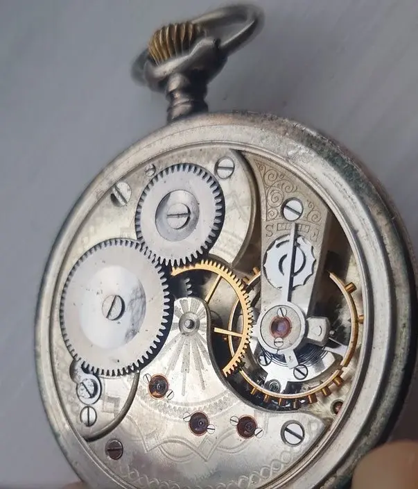 Omega movement cal.19 LOB or LOC.webp