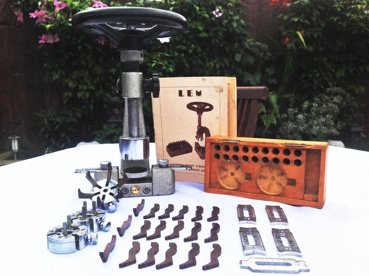 Lem case  opener.webp