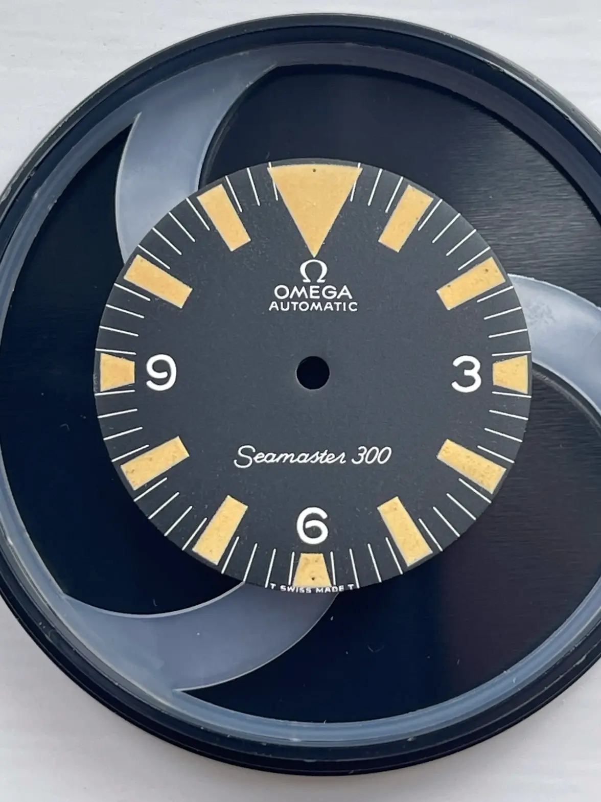 NOS Big Triangle No-Date 1968 Dial.webp