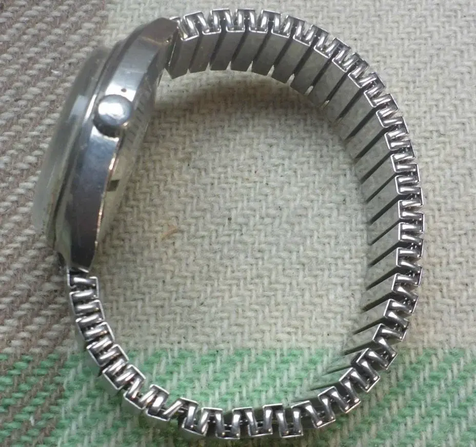 Titoni Space King 999 2a.webp