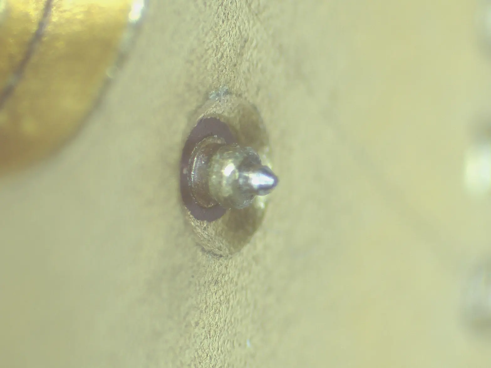 7 - 4th Wheel Pivot with bodge CU.webp 7 - 4th Wheel Pivot with bodge CU.webp